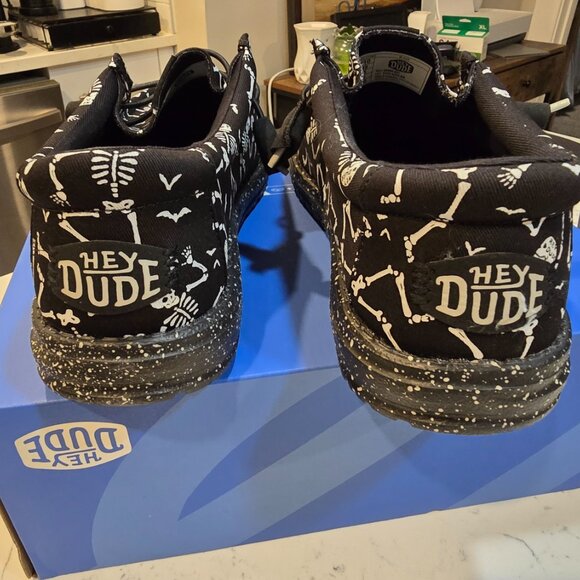 Hey Dude Wally Skeletons Glow in Dark Shoes Moccasin Men' Size 10 NEW RARE HTF - Picture 5 of 16